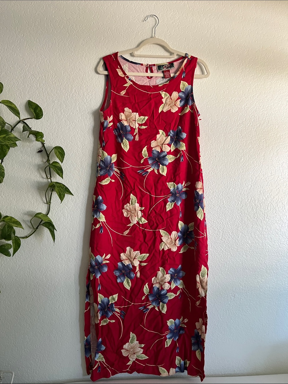 Vintage Red Floral Sleeveless Maxi Dress